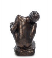 Pr-ro13  Crouching Woman   (museum.Parastone)