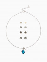 �������� 5 ���������: 4 ���� �����, ����� ���������, ���� ����-������� � ������� 40 ��