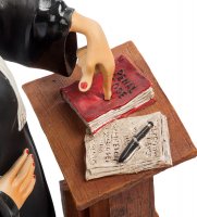 Fo 84011  .  (the Lady Lawyer. Forchino)