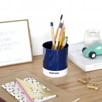    Pantone 