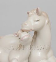 Jp-61/ 8      (pavone)