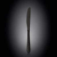   Wilmax England Julia, 22 