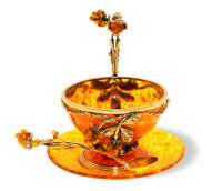 Чайная чашка малиновка из янтаря с ложечкой