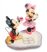 Disney-4055436       ( )