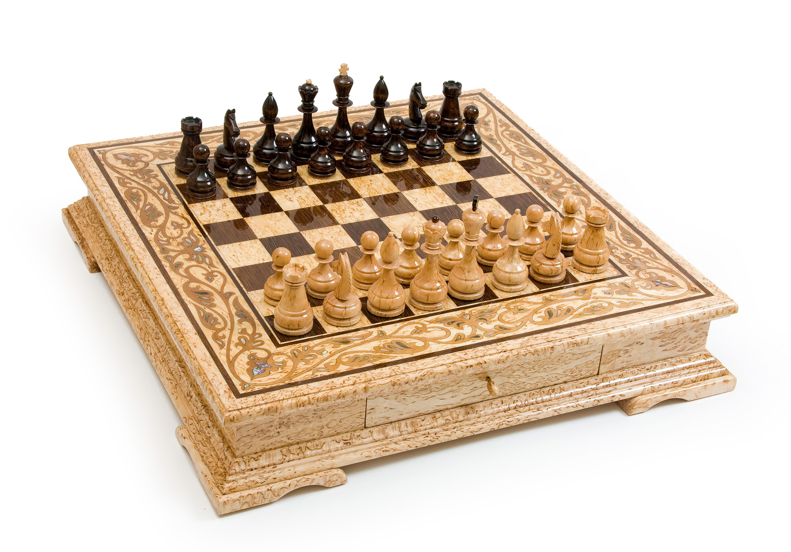 Большие шахматы из карельской березы  инкрустация перламутр 65х65см