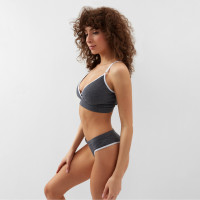   (, ) Collorista, -,  44-46