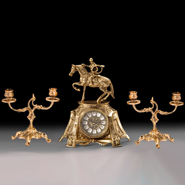 Часы настольные всадник с канделябрами на 2 свечи, набор из 3 предм.