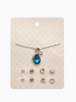 �������� 5 ���������: 4 ���� �����, ����� ���������, ���� ����-������� � ������� 40 ��