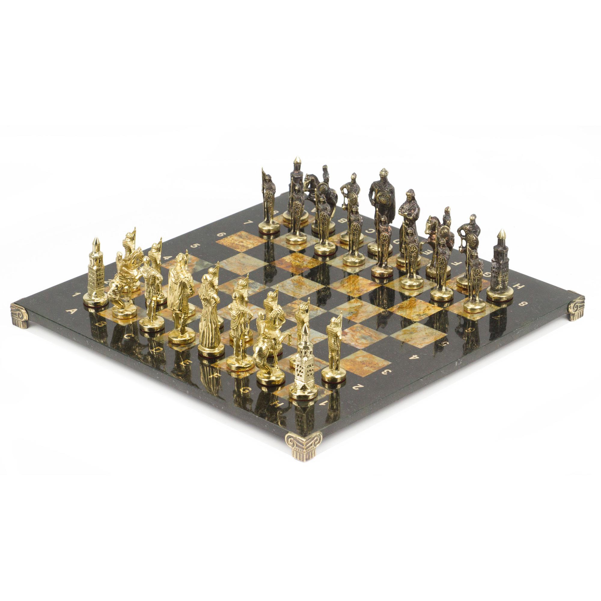 

Шахматы "Русские" фигуры из бронзы, доска змеевик и офиокальцит 40х40см