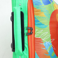   32  (s), Sacvoyage,   ,  