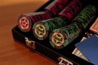 Профессиональный набор для покера Pokerstars 300 фишек 14 гр