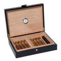   30 .  Aficionado ()