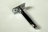 Станок для бритья (цвет: хром, ручка: черная)
