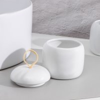      Savanna Monro, 4  (,    450 , , ),  