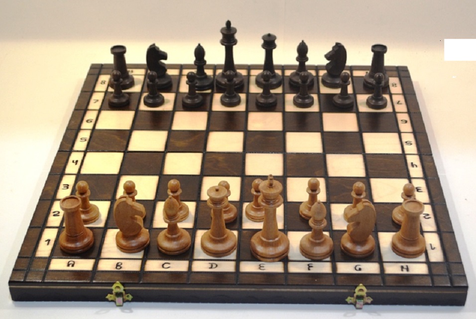 Шахматы стратег средние